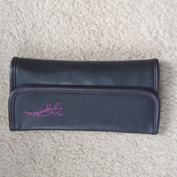 Donating soon! Mary Kay brush set bag - Picture 2 of 4